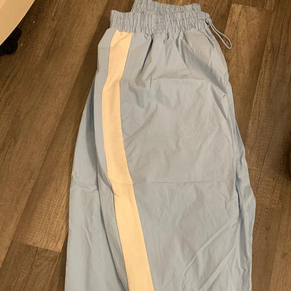 Fabletics track pants. Wide in the thighs - Picture 1 of 4